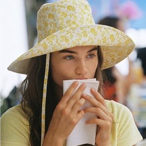 LACK OF COLOR BUCKET HAT